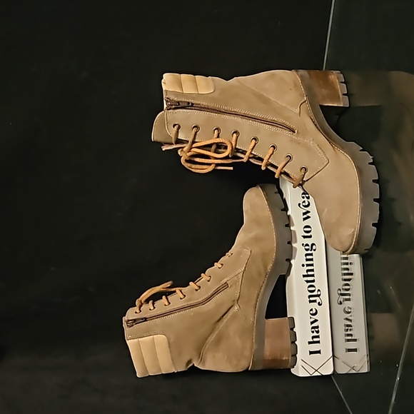 Manas Designs leather lace up lug sole ankle boots - Picture 2 of 9